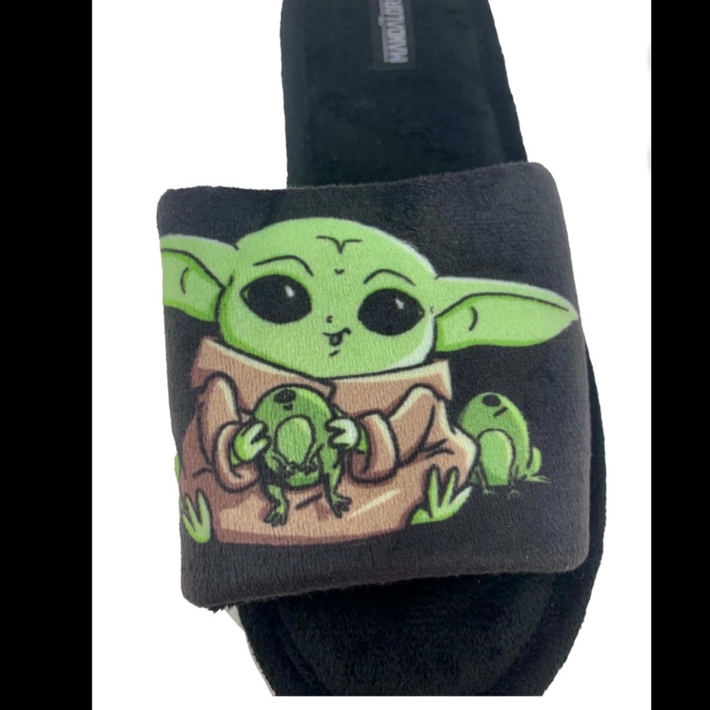 BRAND NEW Star Wars Mandalorian WOMENS Baby Yoda Spa Slippers Size 9